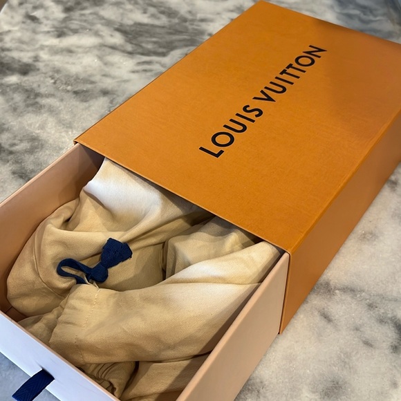 RARE Silver LV Boom Dia Flat Comfort Mule - Picture 6 of 6